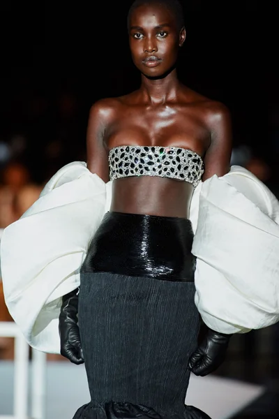Look 35